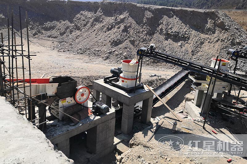 顎式破碎機(jī)與圓錐破碎機(jī)并肩破碎 顎式破碎機(jī)與圓錐破碎機(jī)并肩破碎