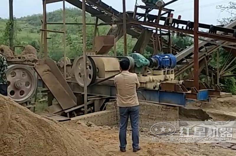 對輥式制砂機 對輥式制砂機