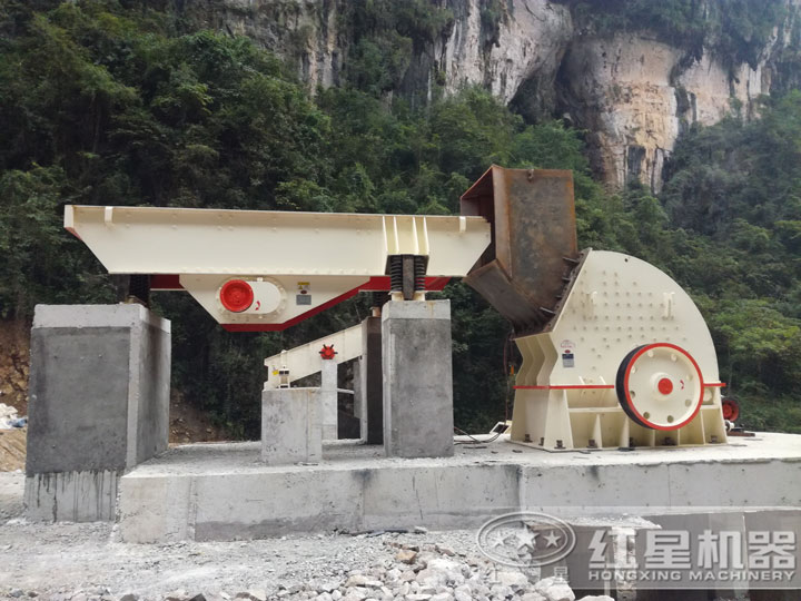 應用在制砂生產線中的重錘式破碎機，破碎力大